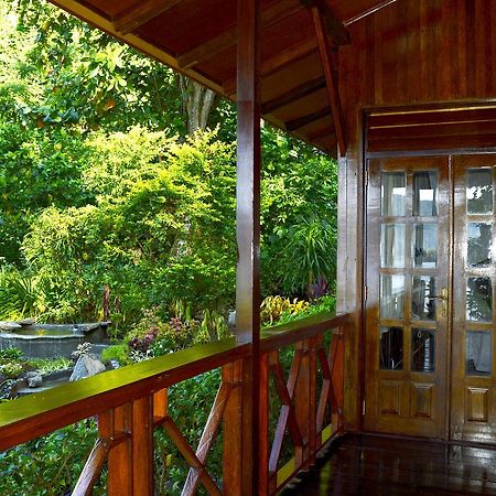 Kungkungan Bay Resort Bitung エクステリア 写真