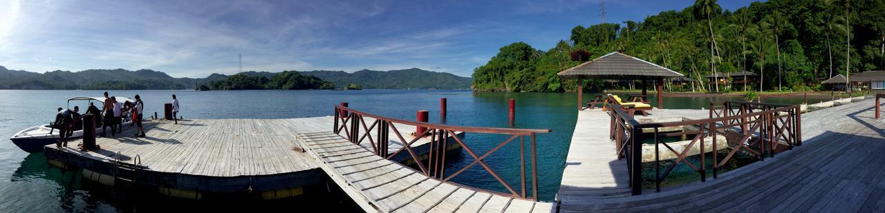 Kungkungan Bay Resort Bitung エクステリア 写真