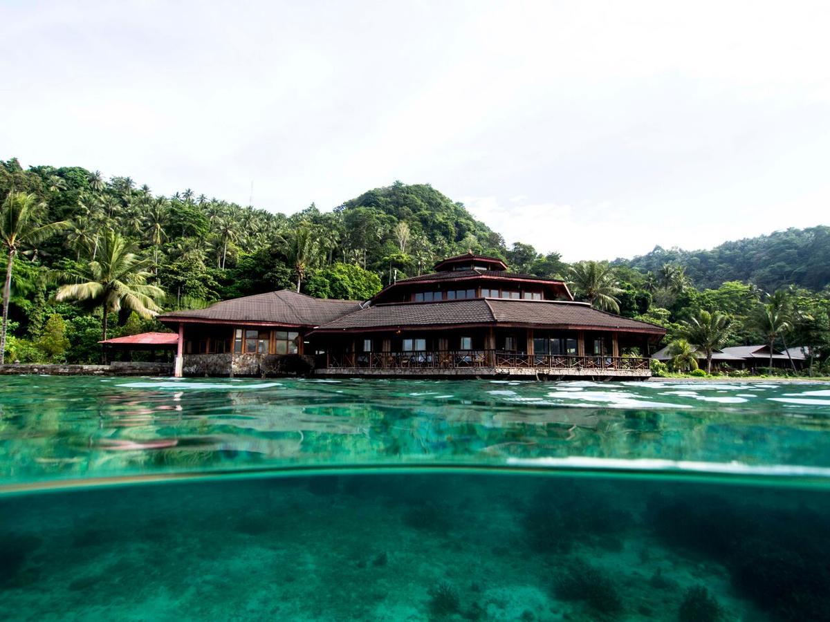Kungkungan Bay Resort Bitung エクステリア 写真