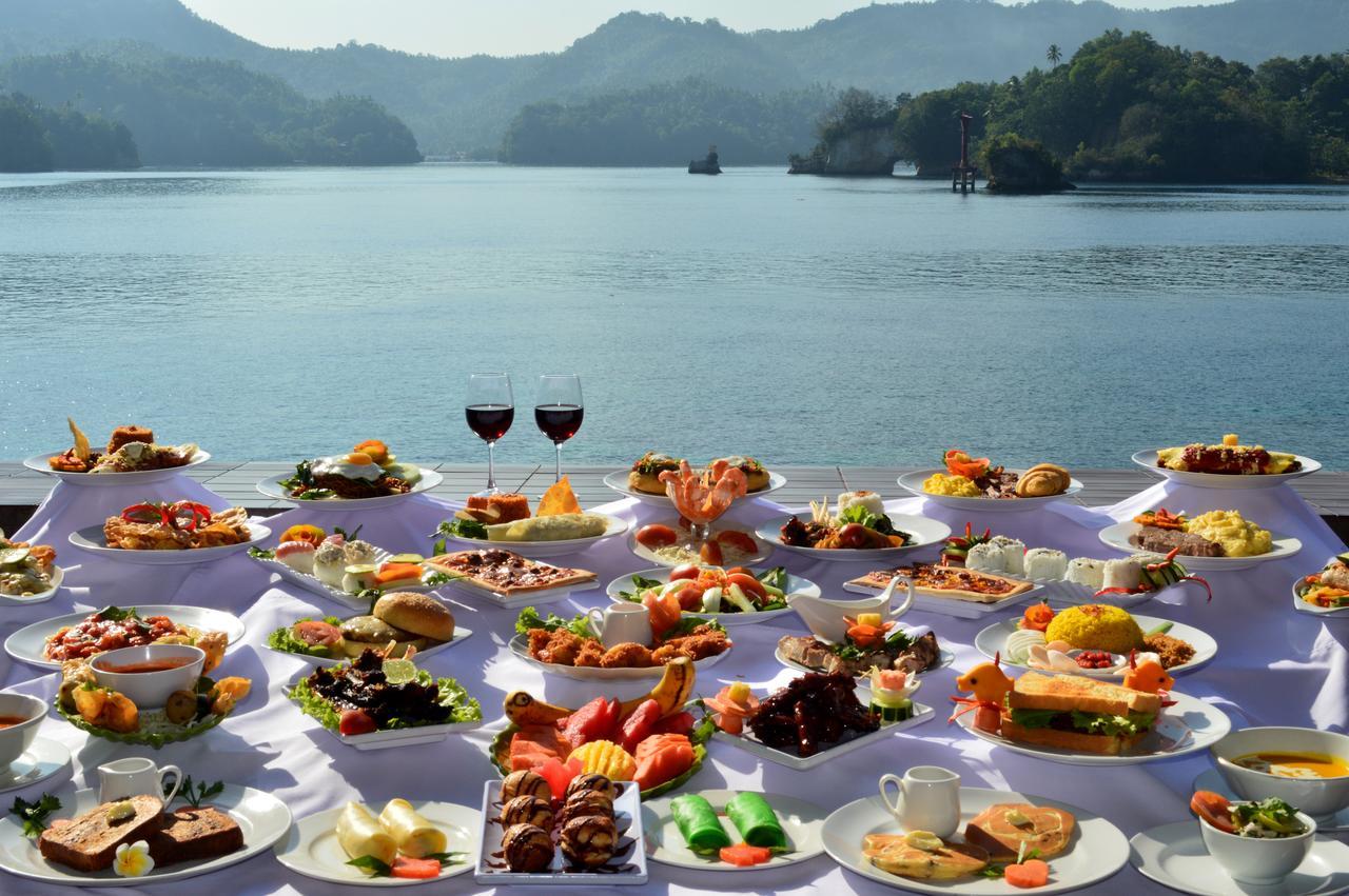 Kungkungan Bay Resort Bitung エクステリア 写真
