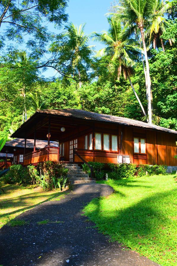 Kungkungan Bay Resort Bitung エクステリア 写真