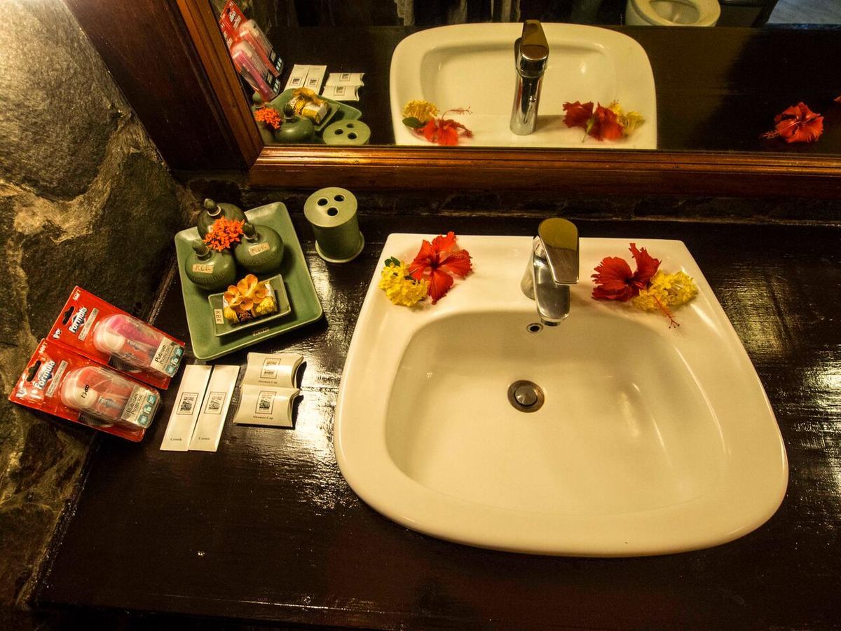 Kungkungan Bay Resort Bitung エクステリア 写真