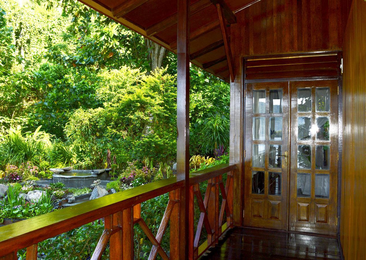 Kungkungan Bay Resort Bitung エクステリア 写真
