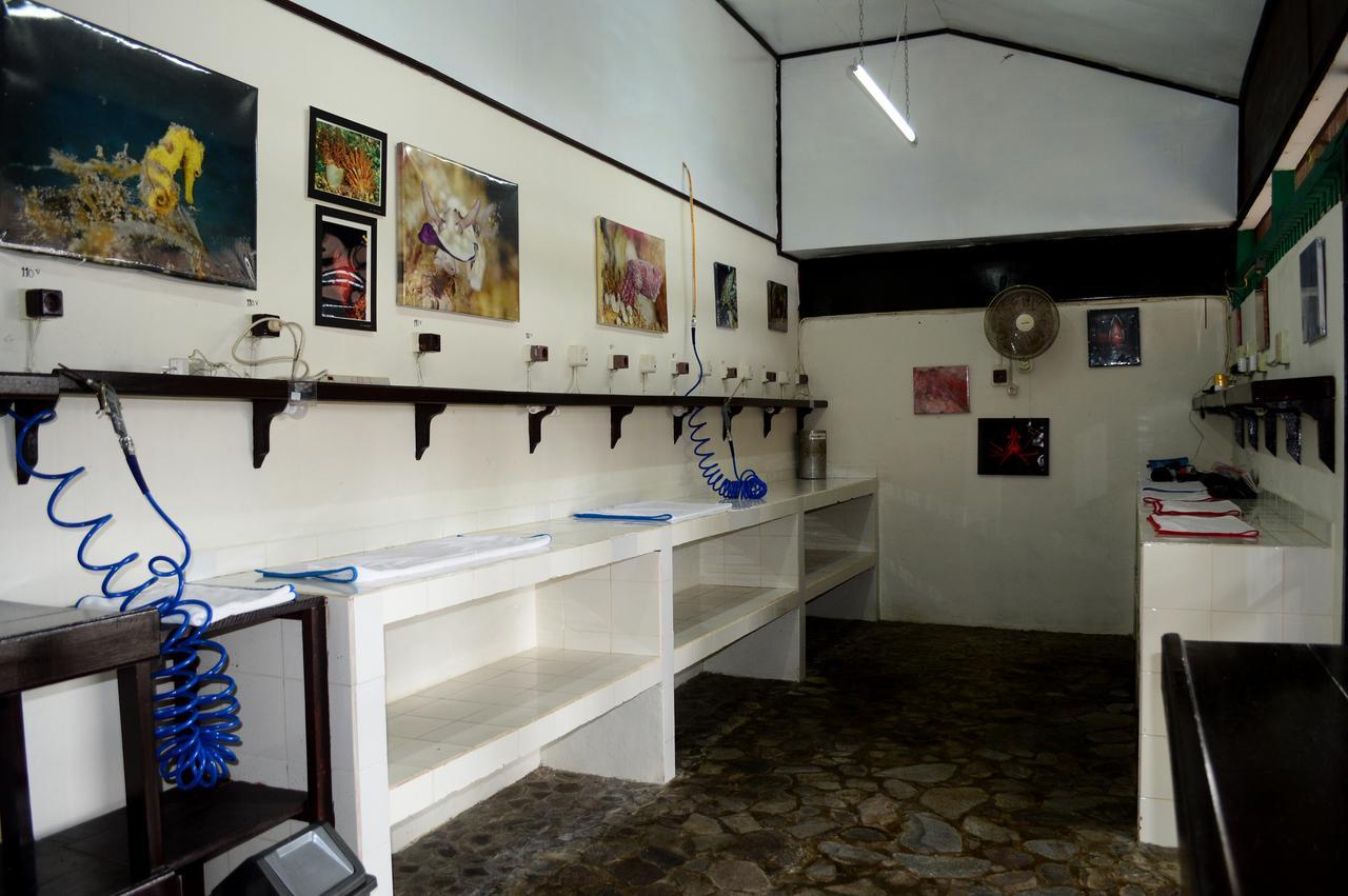 Kungkungan Bay Resort Bitung エクステリア 写真
